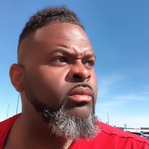 Meet your Posher, Decorza